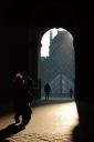 Le_Louvre_Une_silhouette_etrange.jpg